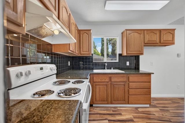 8783 El Toreador Way, Elk Grove, CA 95624
