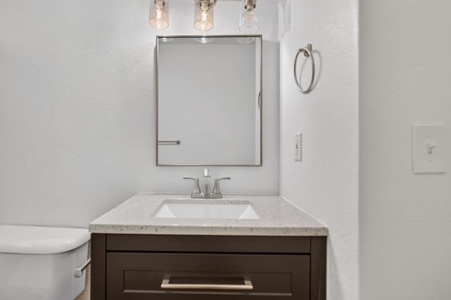 8783 El Toreador Way, Elk Grove, CA 95624