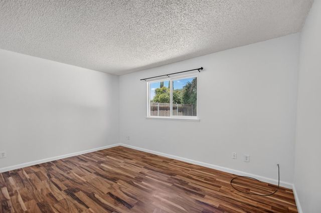 8783 El Toreador Way, Elk Grove, CA 95624
