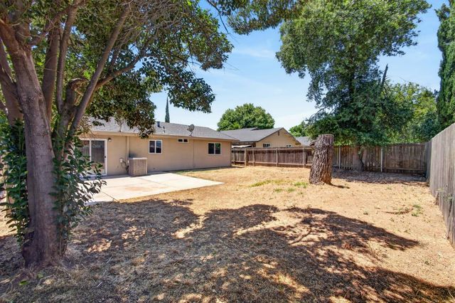 8783 El Toreador Way, Elk Grove, CA 95624