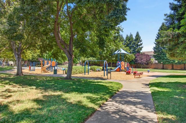 8783 El Toreador Way, Elk Grove, CA 95624