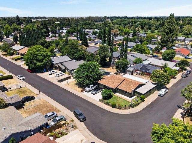 8783 El Toreador Way, Elk Grove, CA 95624