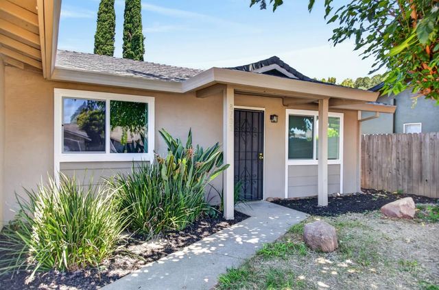 8783 El Toreador Way, Elk Grove, CA 95624