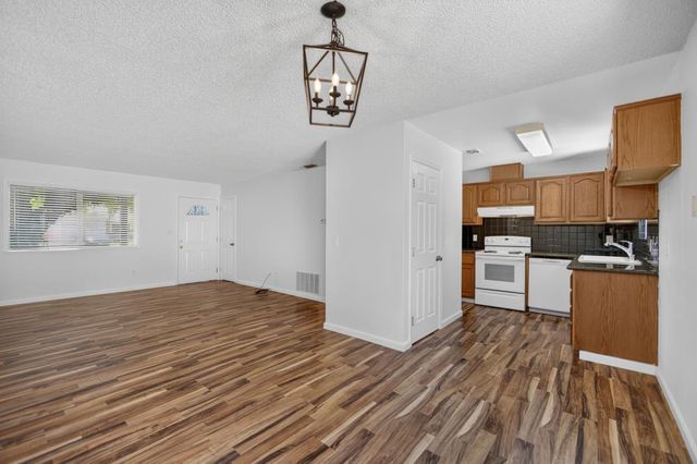 8783 El Toreador Way, Elk Grove, CA 95624