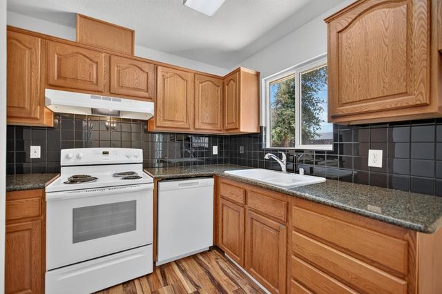 8783 El Toreador Way, Elk Grove, CA 95624