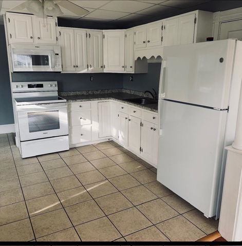 292 Main Street, Fremont, NH 03044