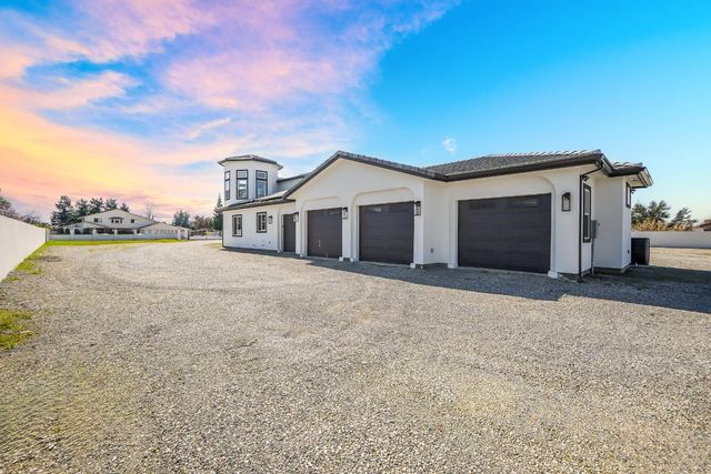 9013 Deleon Ct, Elk Grove, CA 95624