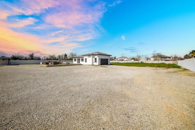 9013 Deleon Ct, Elk Grove, CA 95624