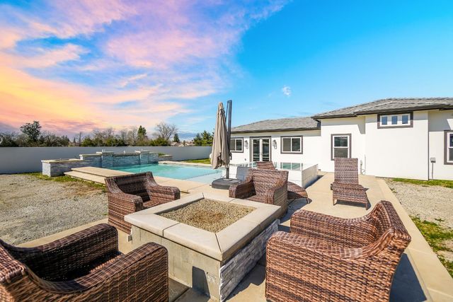 9013 Deleon Ct, Elk Grove, CA 95624