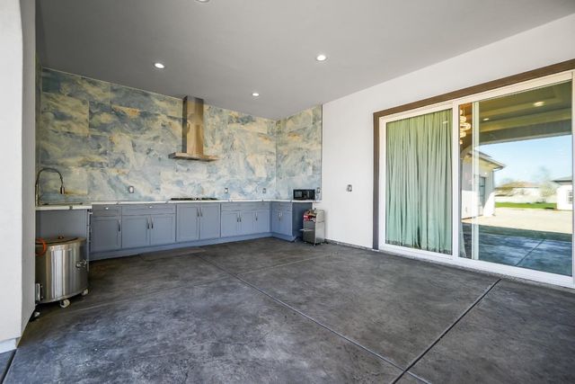 9013 Deleon Ct, Elk Grove, CA 95624