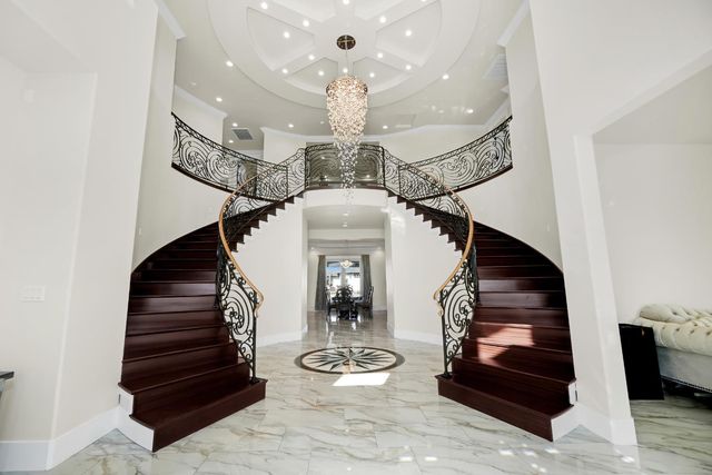 9013 Deleon Ct, Elk Grove, CA 95624