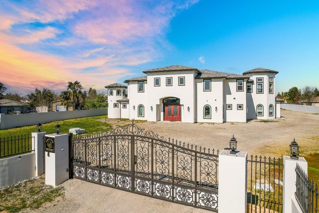 9013 Deleon Ct, Elk Grove, CA 95624