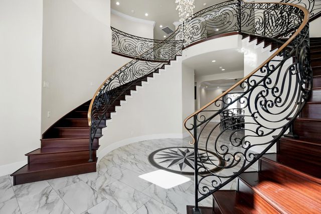 9013 Deleon Ct, Elk Grove, CA 95624