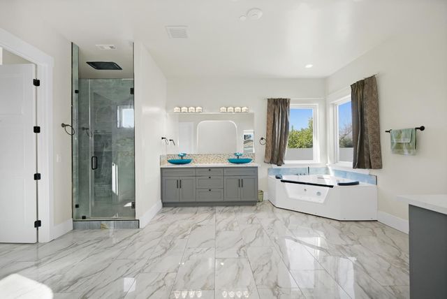 9013 Deleon Ct, Elk Grove, CA 95624