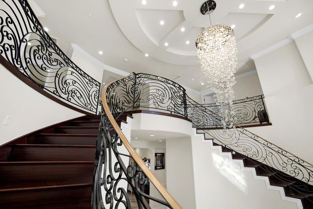 9013 Deleon Ct, Elk Grove, CA 95624