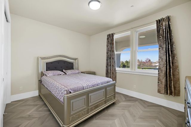 9013 Deleon Ct, Elk Grove, CA 95624