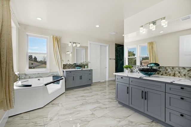 9013 Deleon Ct, Elk Grove, CA 95624