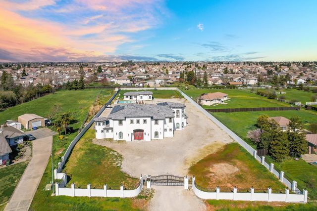 9013 Deleon Ct, Elk Grove, CA 95624