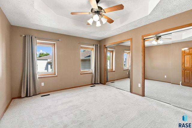 7609 W Stanford Dr Drive, Sioux Falls, SD 57106