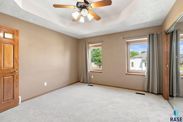 7609 W Stanford Dr Drive, Sioux Falls, SD 57106