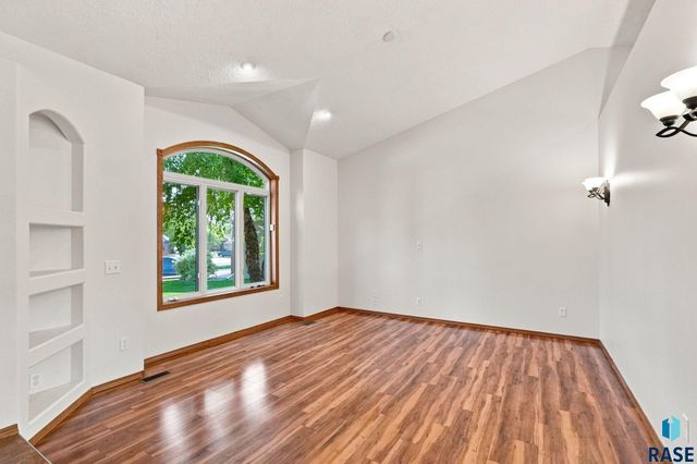 7609 W Stanford Dr Drive, Sioux Falls, SD 57106