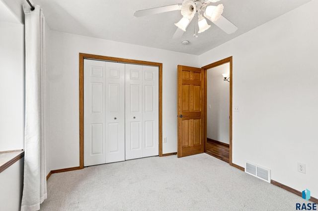 7609 W Stanford Dr Drive, Sioux Falls, SD 57106