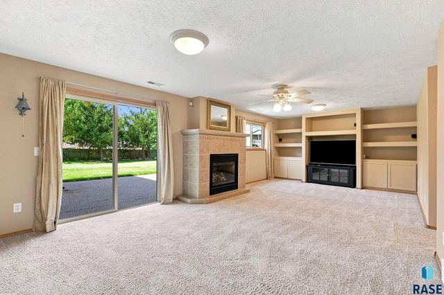 7609 W Stanford Dr Drive, Sioux Falls, SD 57106
