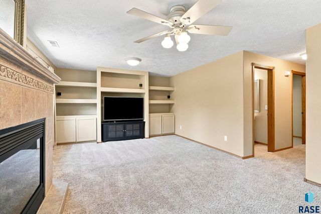 7609 W Stanford Dr Drive, Sioux Falls, SD 57106