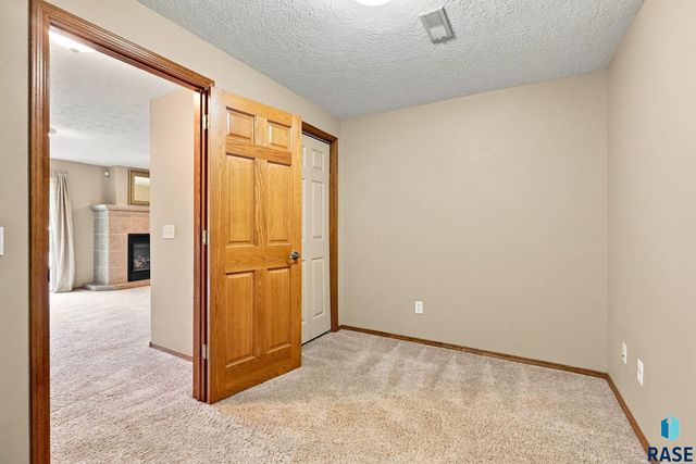 7609 W Stanford Dr Drive, Sioux Falls, SD 57106