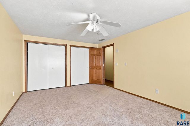 7609 W Stanford Dr Drive, Sioux Falls, SD 57106