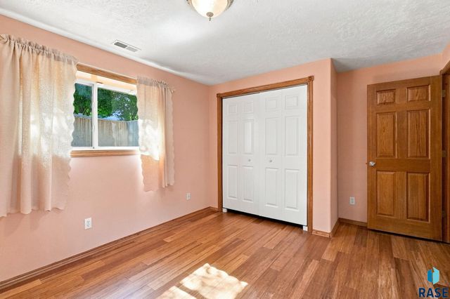 7609 W Stanford Dr Drive, Sioux Falls, SD 57106