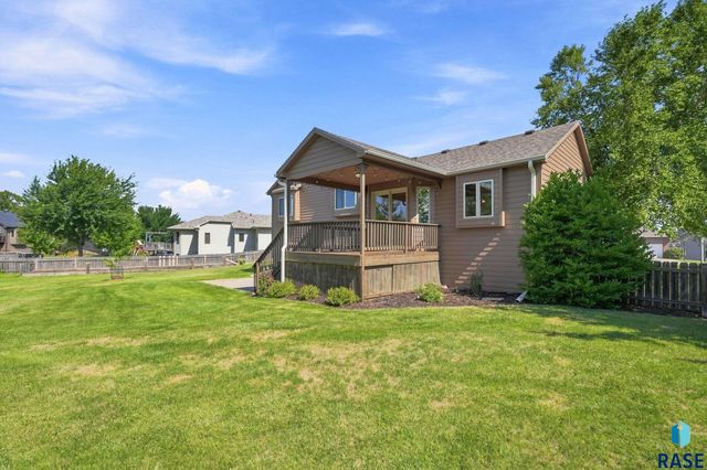 7609 W Stanford Dr Drive, Sioux Falls, SD 57106