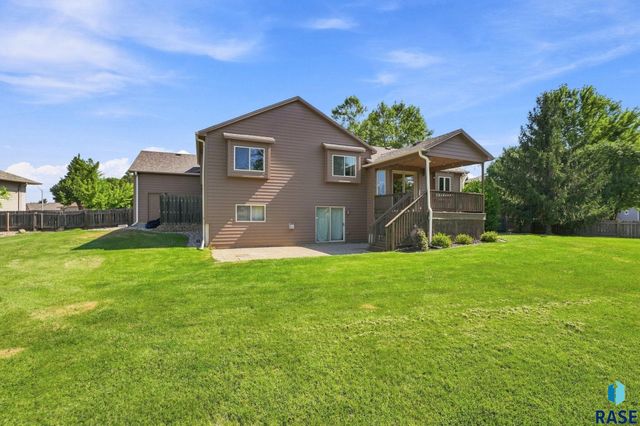 7609 W Stanford Dr Drive, Sioux Falls, SD 57106