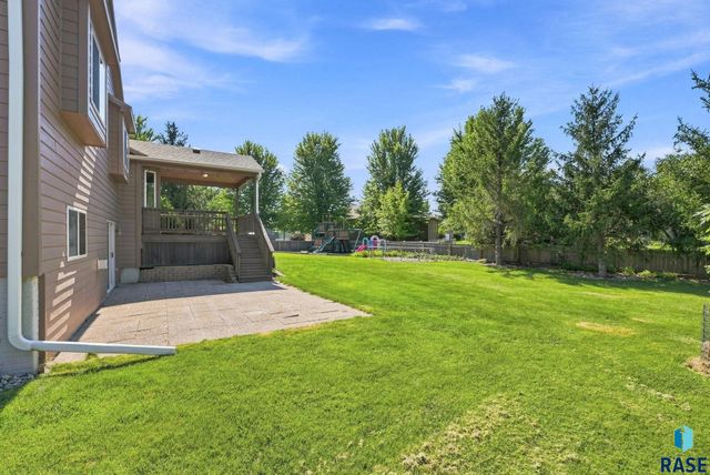 7609 W Stanford Dr Drive, Sioux Falls, SD 57106