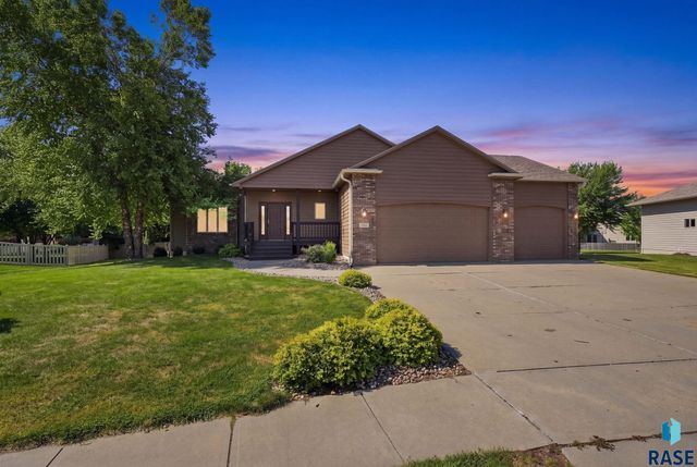 7609 W Stanford Dr Drive, Sioux Falls, SD 57106