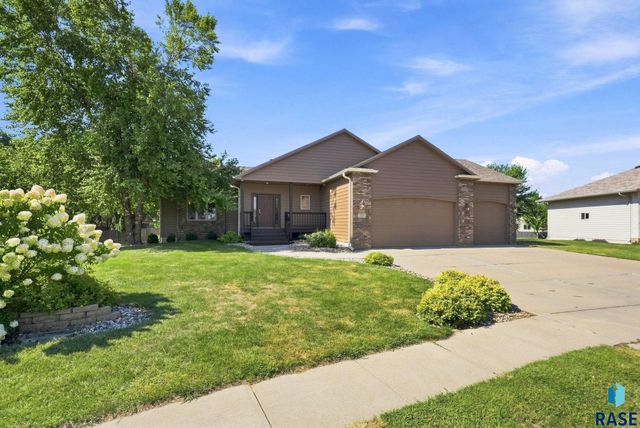 7609 W Stanford Dr Drive, Sioux Falls, SD 57106
