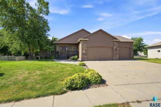 7609 W Stanford Dr Drive, Sioux Falls, SD 57106