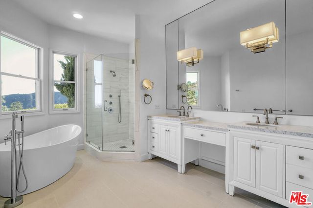 2020 Palisades Drive, Pacific Palisades, CA 90272