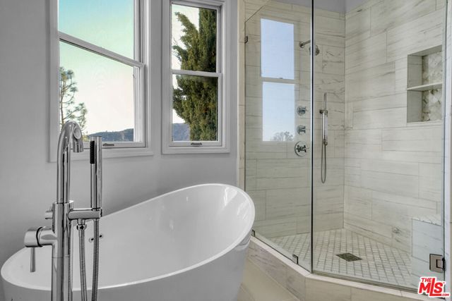 2020 Palisades Drive, Pacific Palisades, CA 90272