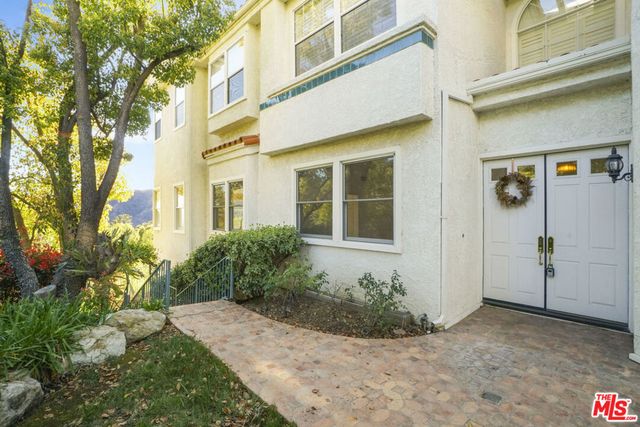 2020 Palisades Drive, Pacific Palisades, CA 90272