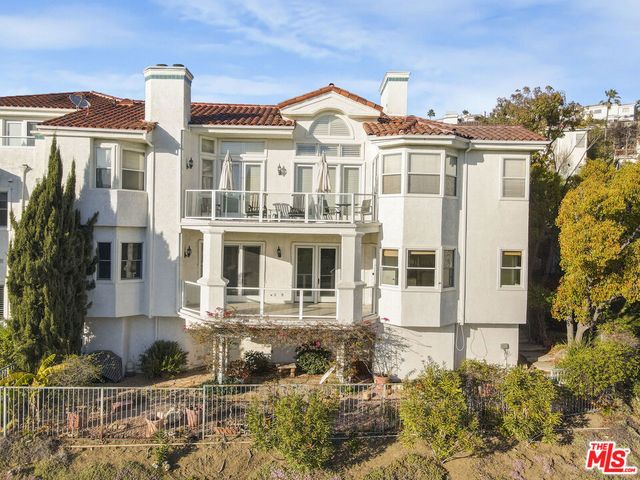 2020 Palisades Drive, Pacific Palisades, CA 90272