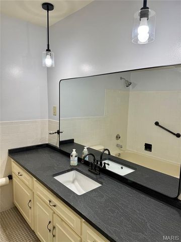 3716 Adie Road, St Ann, MO 63074