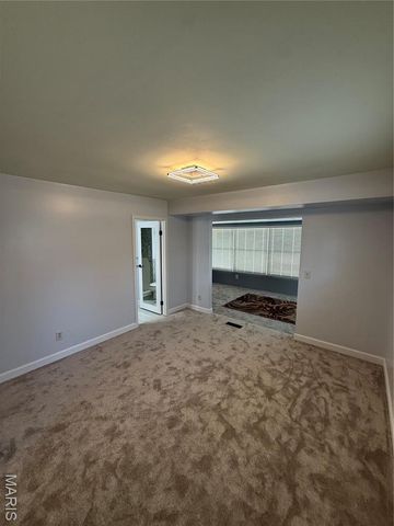 3716 Adie Road, St Ann, MO 63074