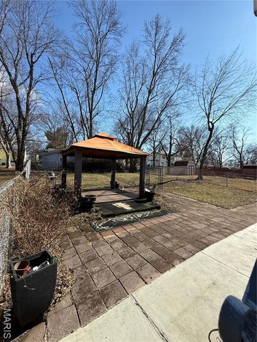 3716 Adie Road, St Ann, MO 63074