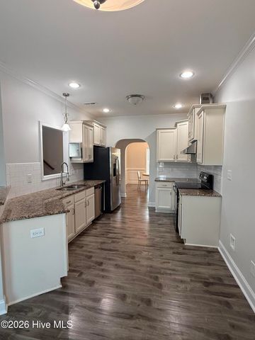 725 W Baltimore Avenue, Pinebluff, NC 28373