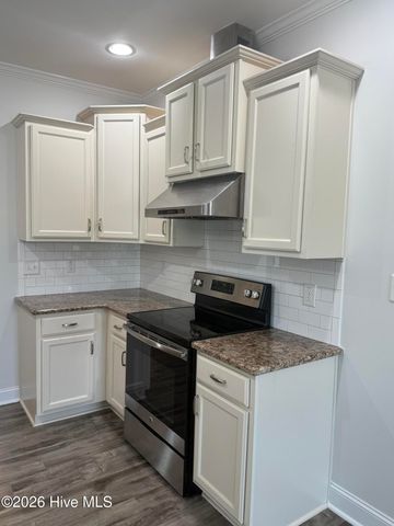 725 W Baltimore Avenue, Pinebluff, NC 28373