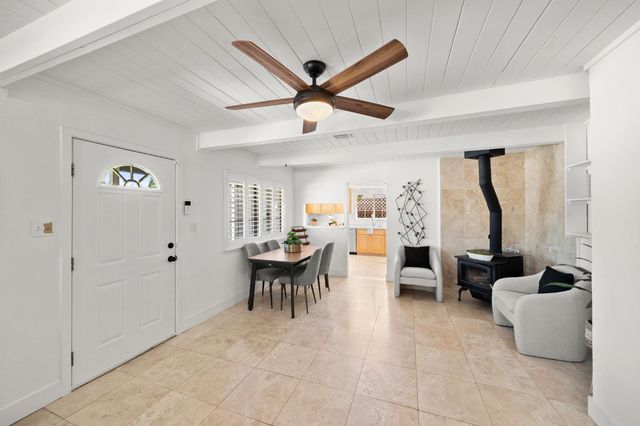 135 Village Ln, Auburn, CA 95603