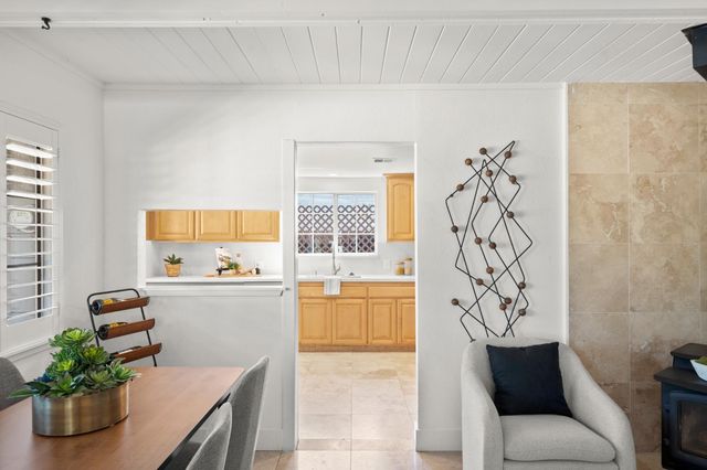 135 Village Ln, Auburn, CA 95603