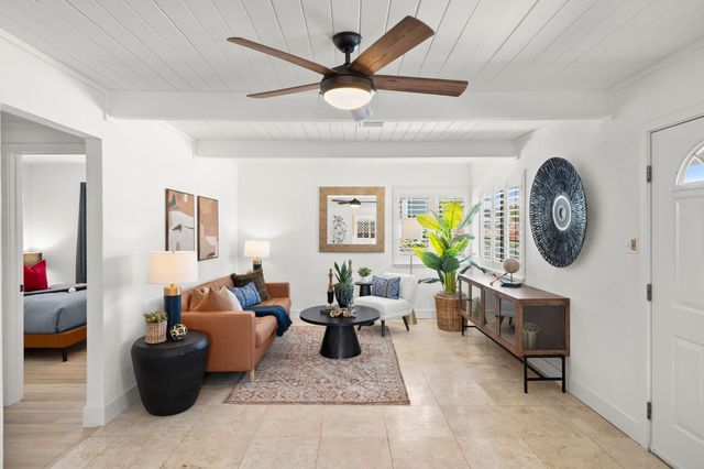 135 Village Ln, Auburn, CA 95603