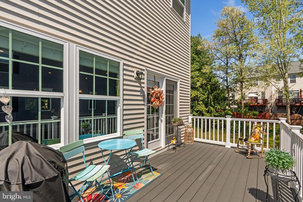 Image 10 of property listing at 231 BEL AIRE LN, Frederick, MD 21702